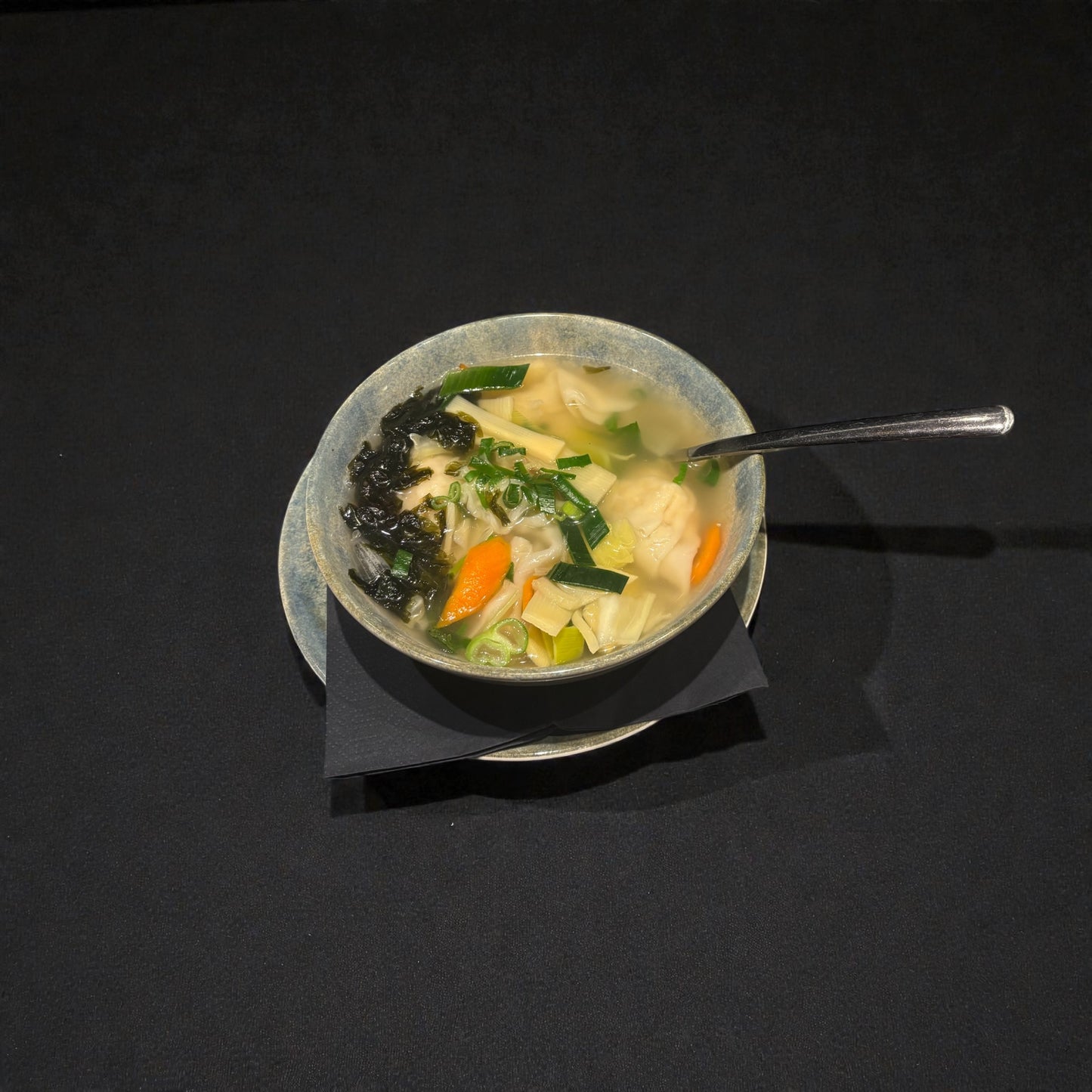 5. Wontonsoep (garnalen dumplings)