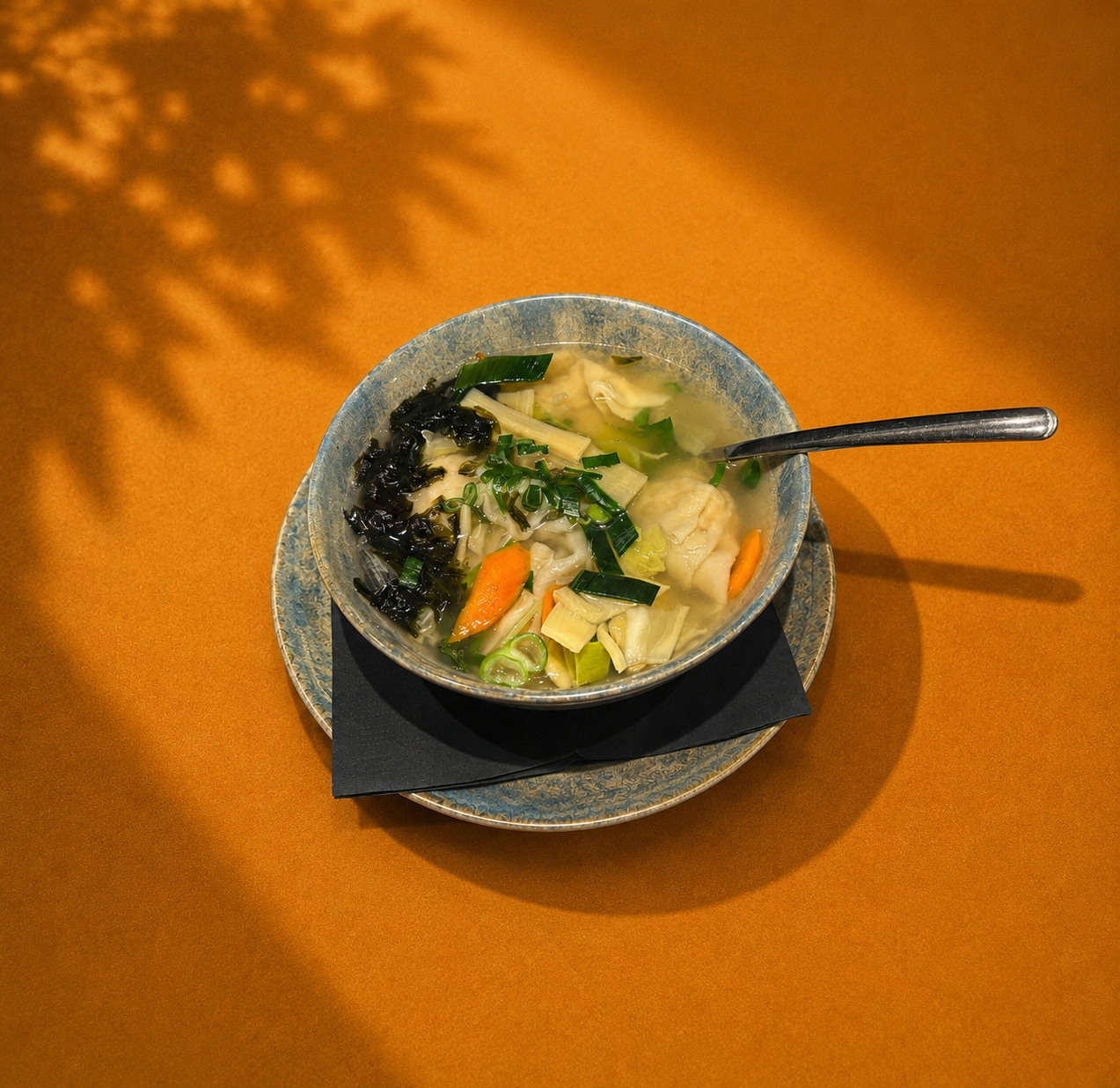 5. Wontonsoep (garnalen dumplings)